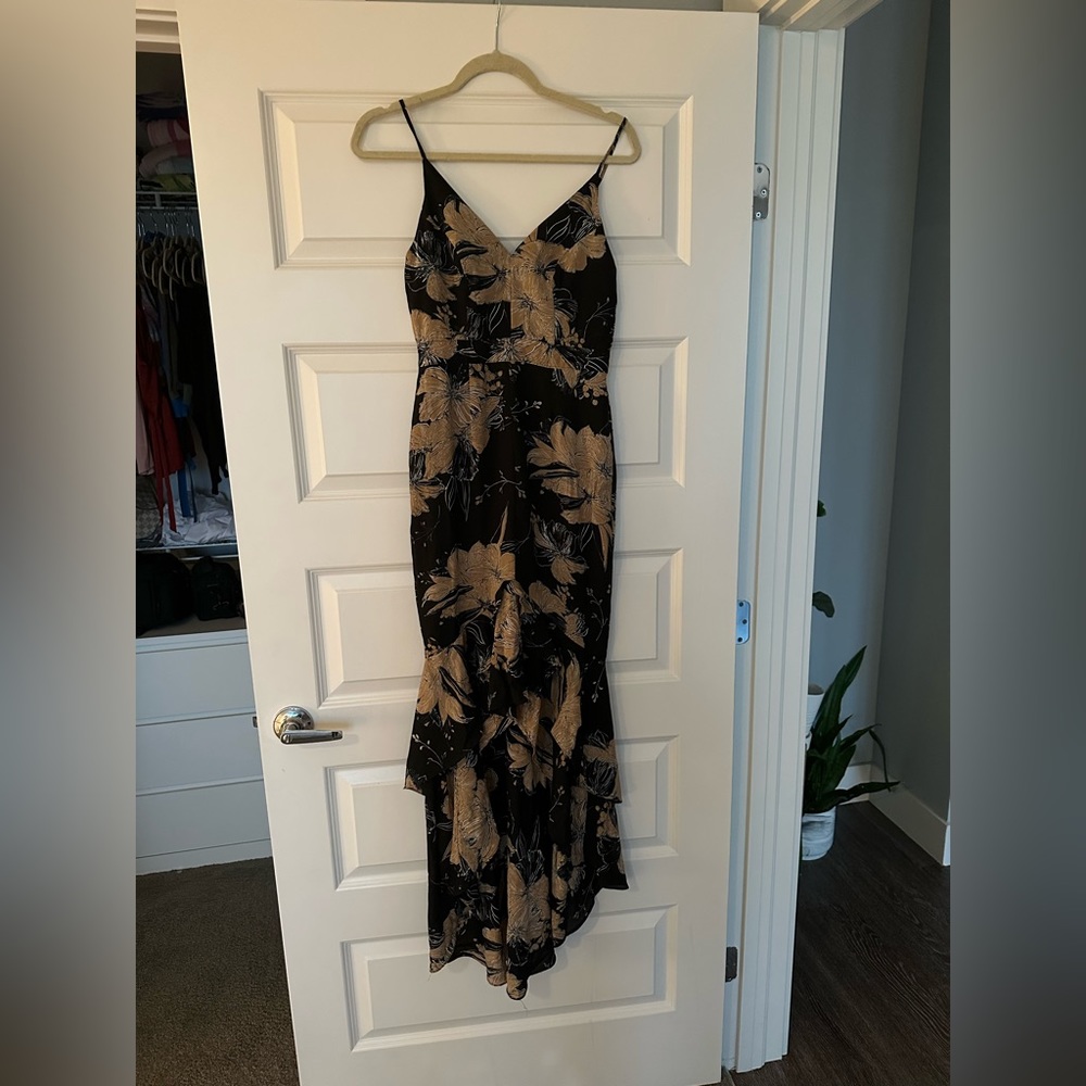 lulus high low ruffled dress! NWT 💕